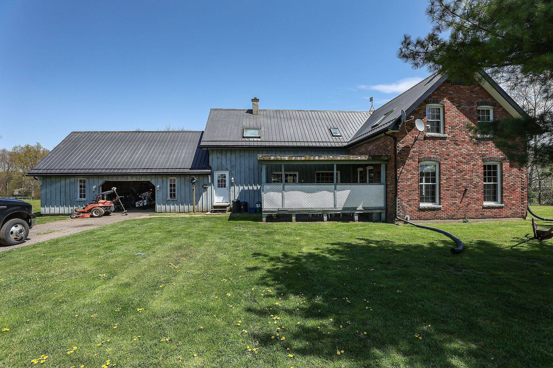 Fort Erie, ON L0S 1N0,3200 Bertie RD