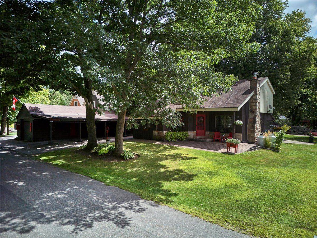 1032 Cowbell LN, Gravenhurst, ON P0E 1N0