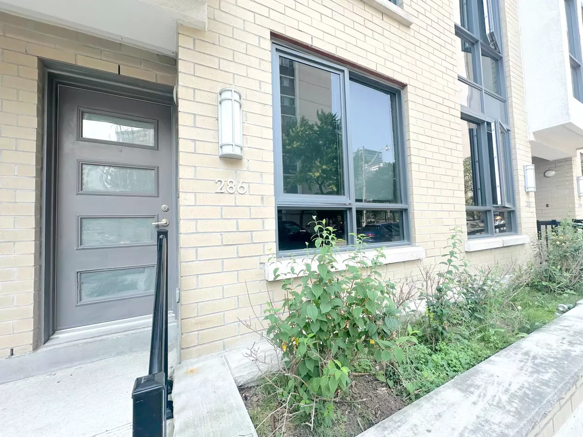 Toronto C08, ON M4X 1K7,286 Bleecker ST