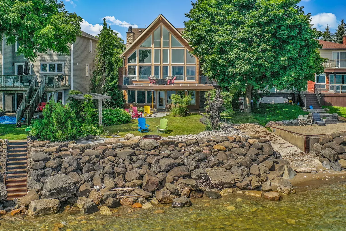 Meaford, ON N4L 1H9,249 Sykes ST N