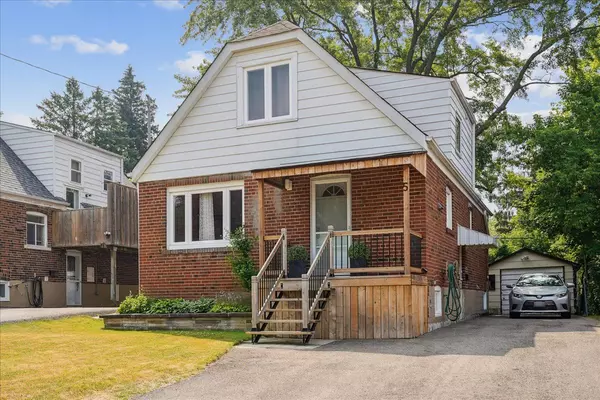 5 Radnor AVE, Toronto E04, ON M1P 1G3