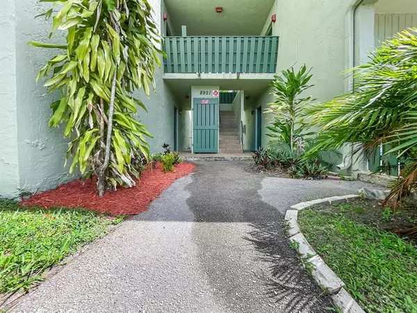 8921 NW 28th Dr #B, Coral Springs, FL 33065