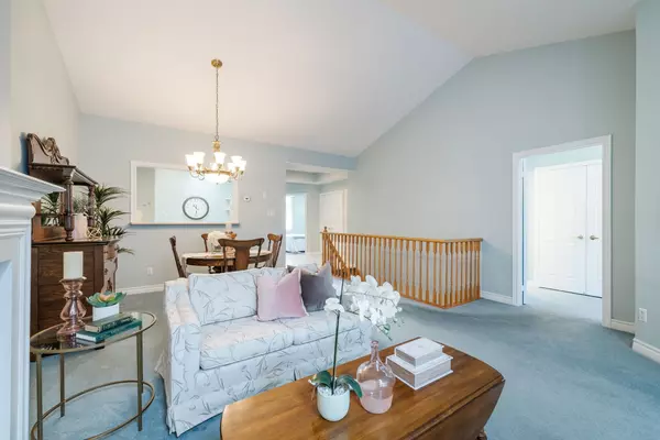 Markham, ON L6E 1B4,19 Christina Falls WAY