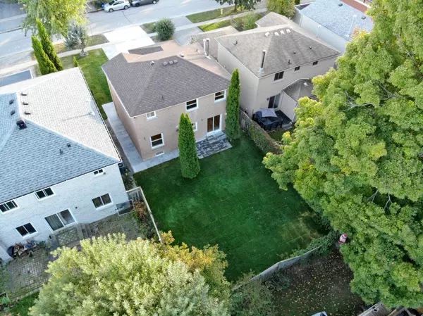 Barrie, ON L4M 5W9,247 Hickling TRL