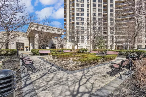 Toronto W10, ON M9W 7J4,700 Humberwood BLVD #1027