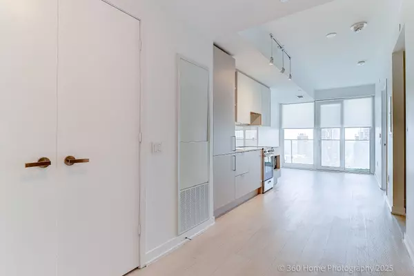 Mississauga, ON L5B 0M3,3900 Confederation Pkwy #2912