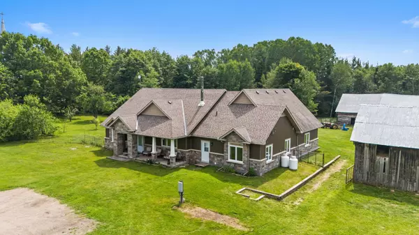 1448 Woito Station RD, Laurentian Valley, ON K8A 6W5