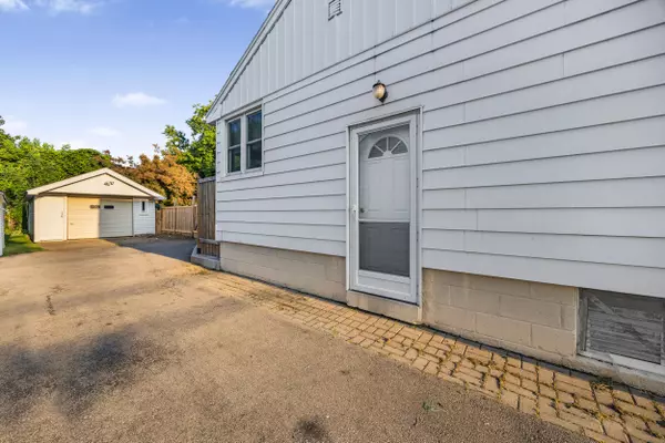 Hamilton, ON L8G 3V2,146 Gray RD