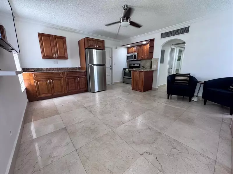 2601 S Course Dr #201, Pompano Beach, FL 33069