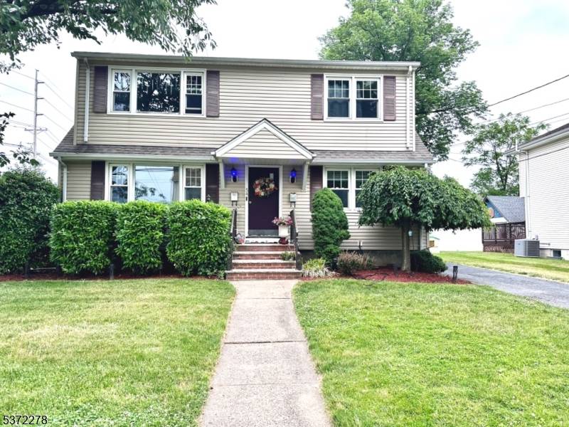 54 Center Ave, Little Falls Twp., NJ 07424