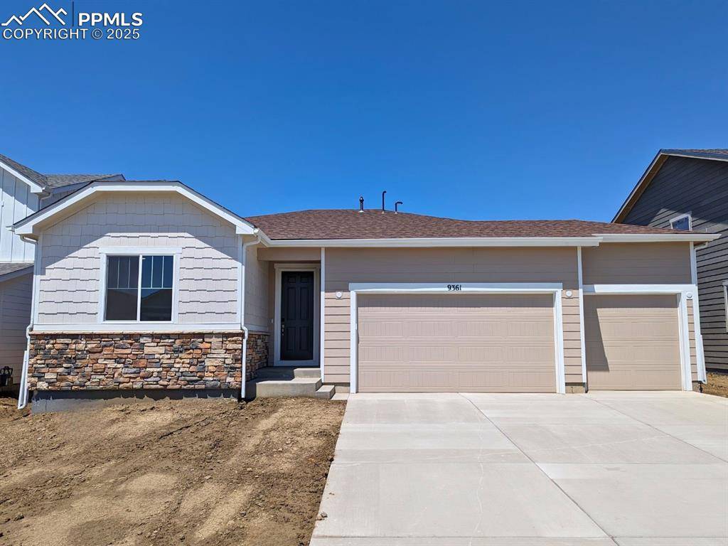 9361 Golden Buffs DR, Colorado Springs, CO 80925