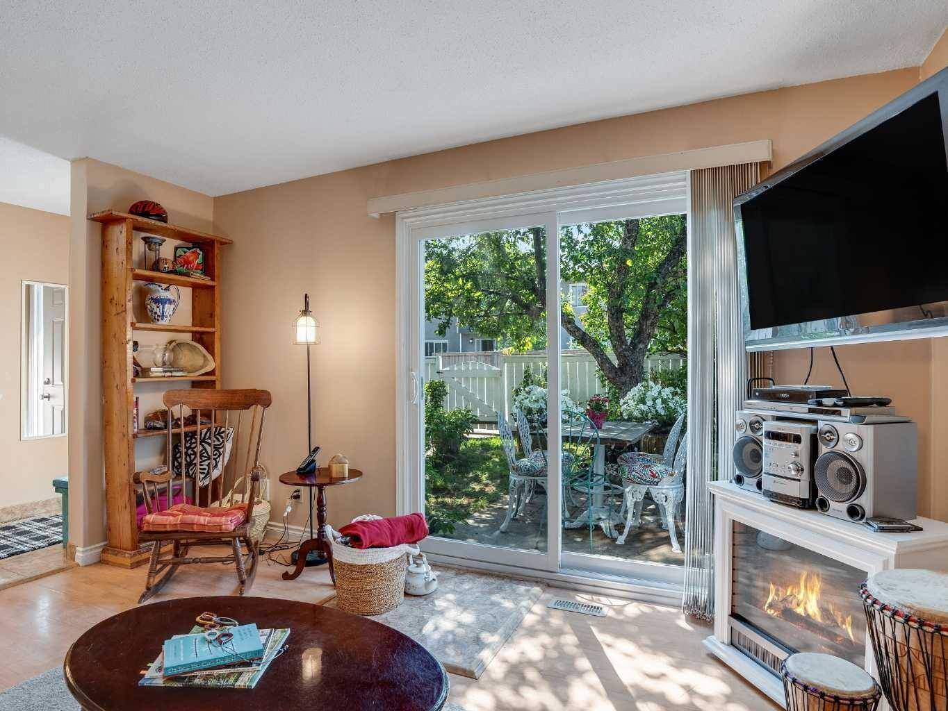 Calgary, AB T2J0A4,251 90 AVE SE #1
