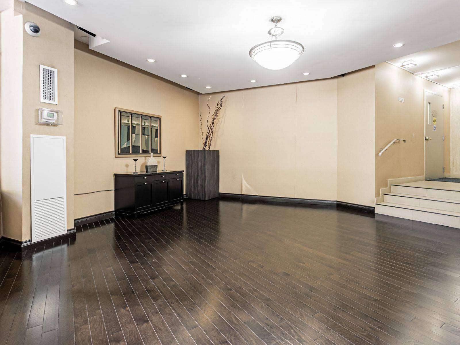 Toronto C11, ON M3C 3A4,20 Edgecliff Golfway #308
