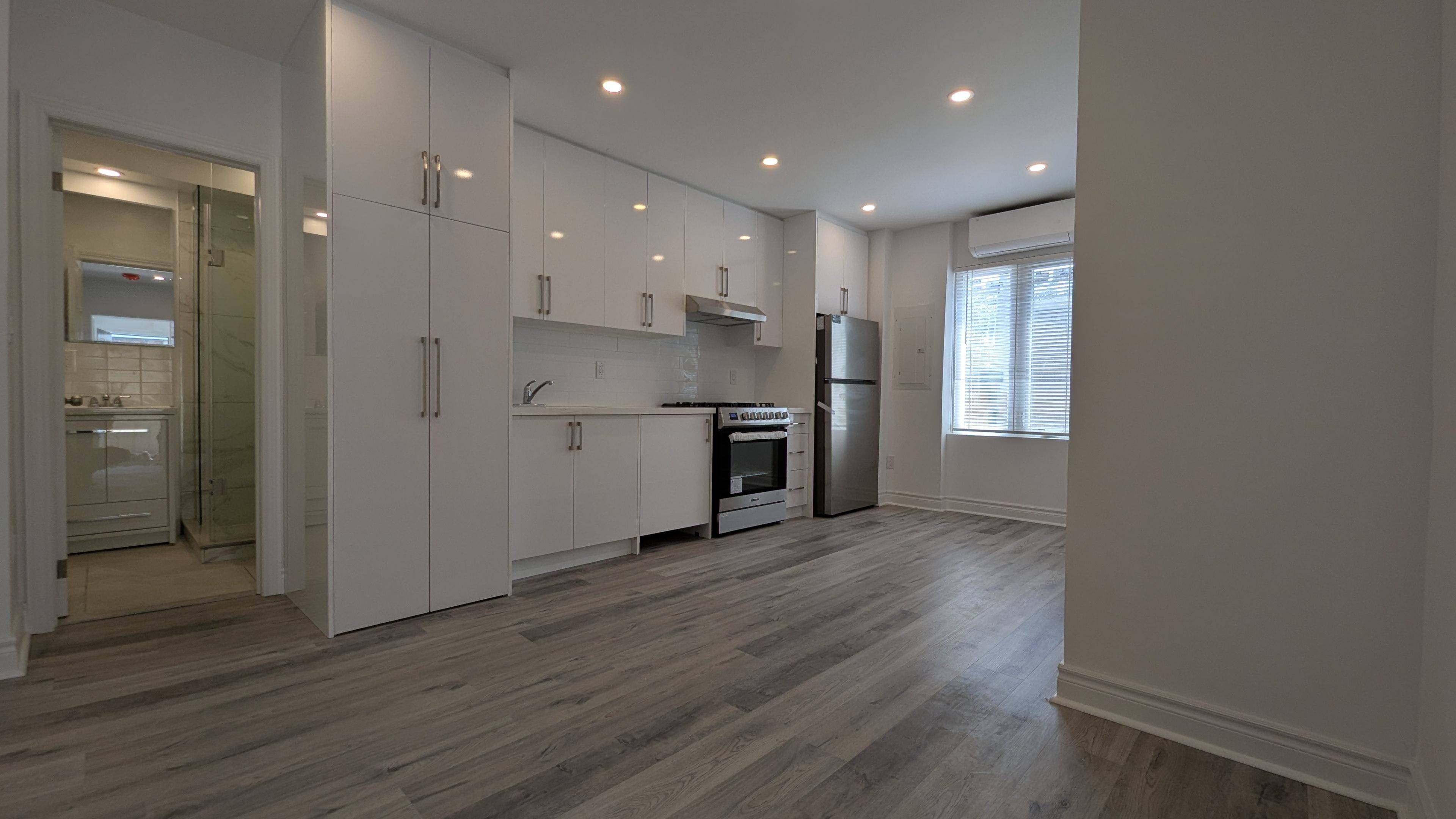 Toronto E03, ON M4C 4C9,1150 Woodbine AVE #Unit #2