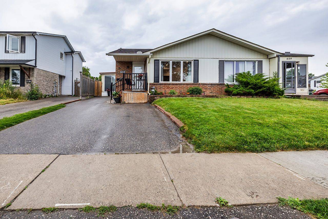 657 Dorchester DR, Oshawa, ON L1J 6L4