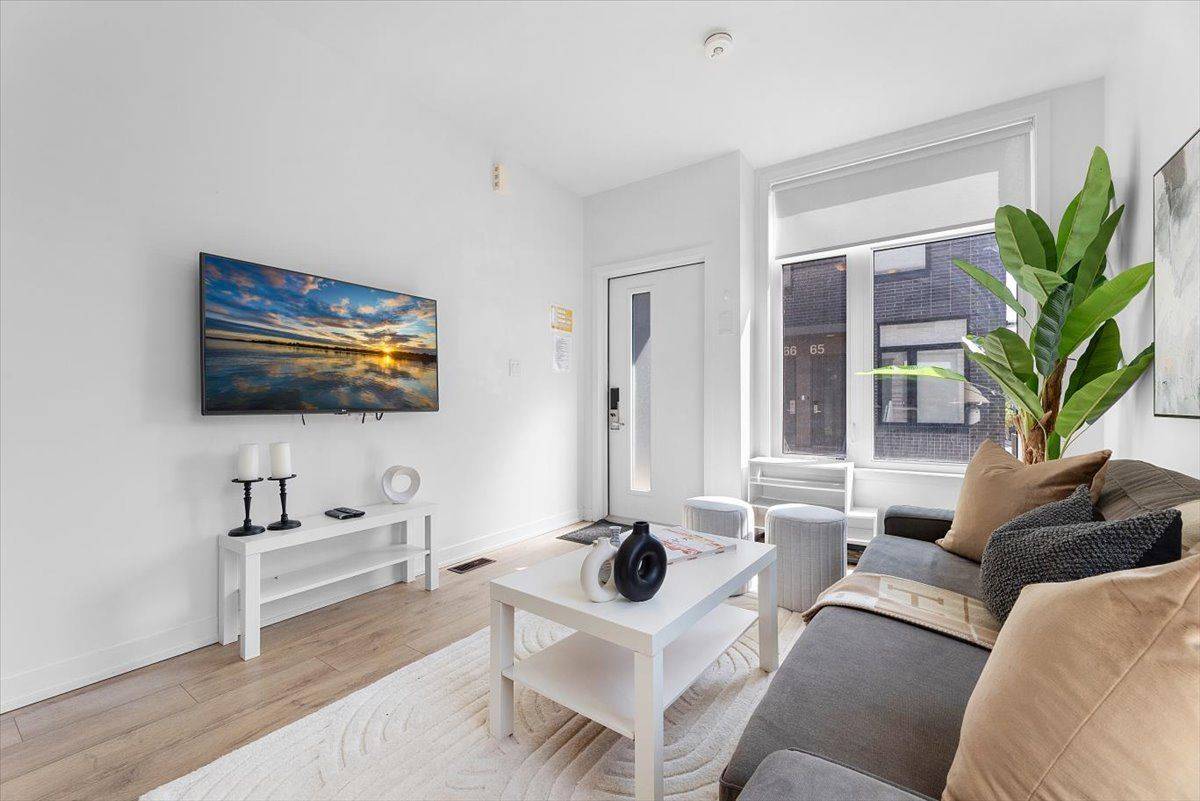 Oshawa, ON L1G 4X9,1740 Simcoe ST #49