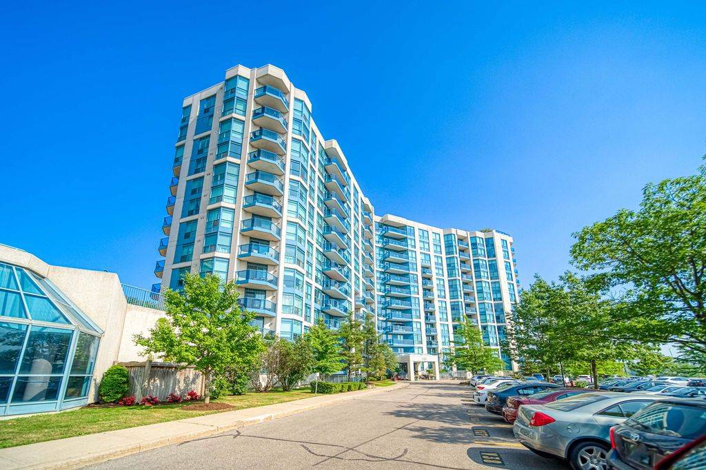Whitby, ON L1N 9G1,340 Watson ST W #911