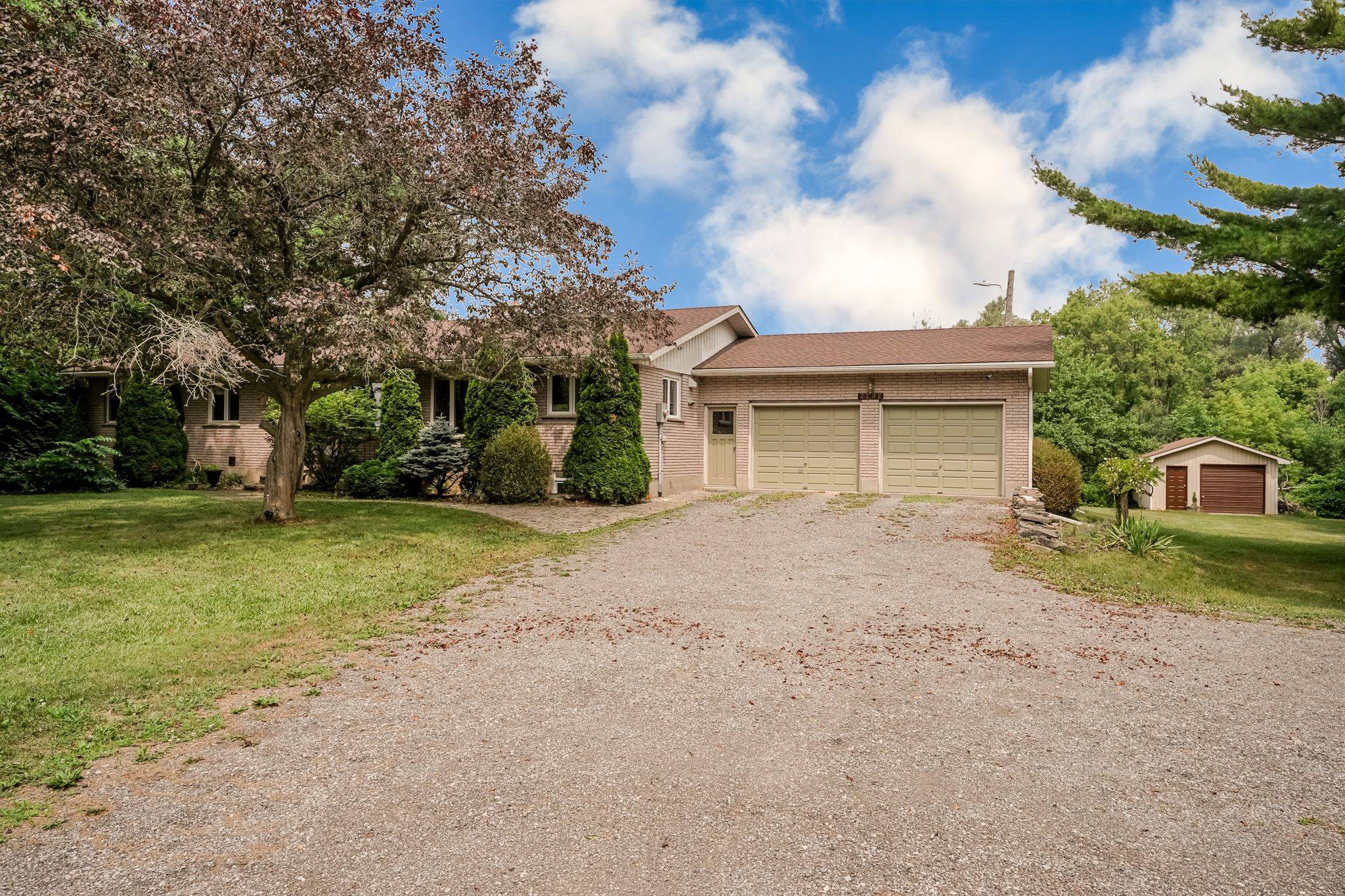 Clarington, ON L1C 0Y1,2292 Baseline RD W