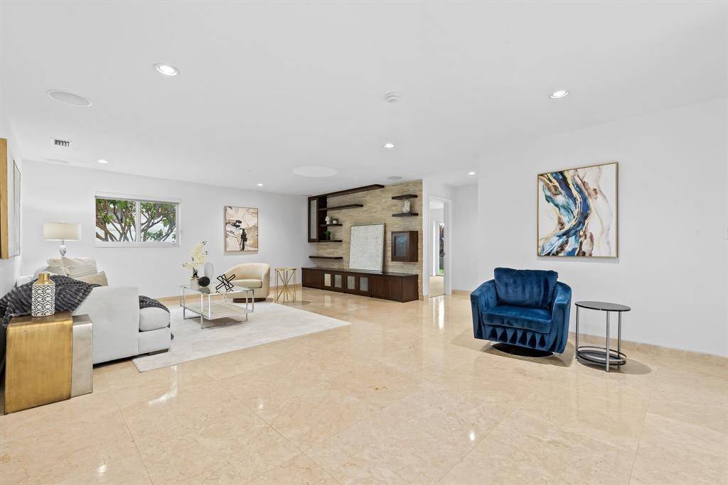 Pompano Beach, FL 33062,2651 NE 4th St