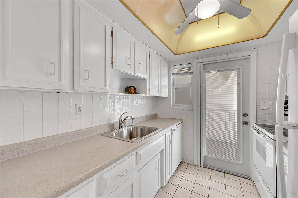 Pompano Beach, FL 33062,1110 N Riverside Dr #27