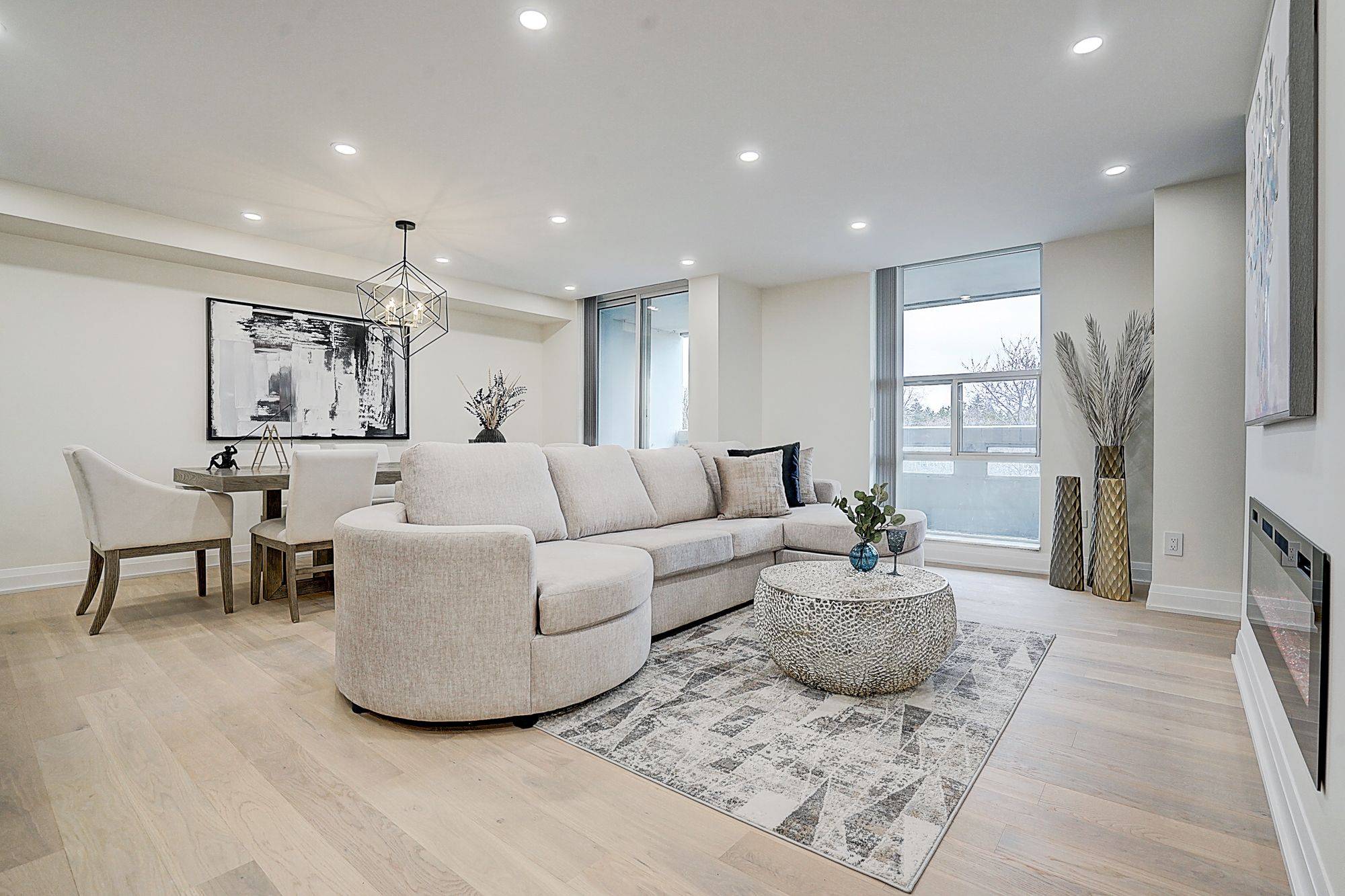 Markham, ON L3T 4T7,60 Inverlochy BLVD #703