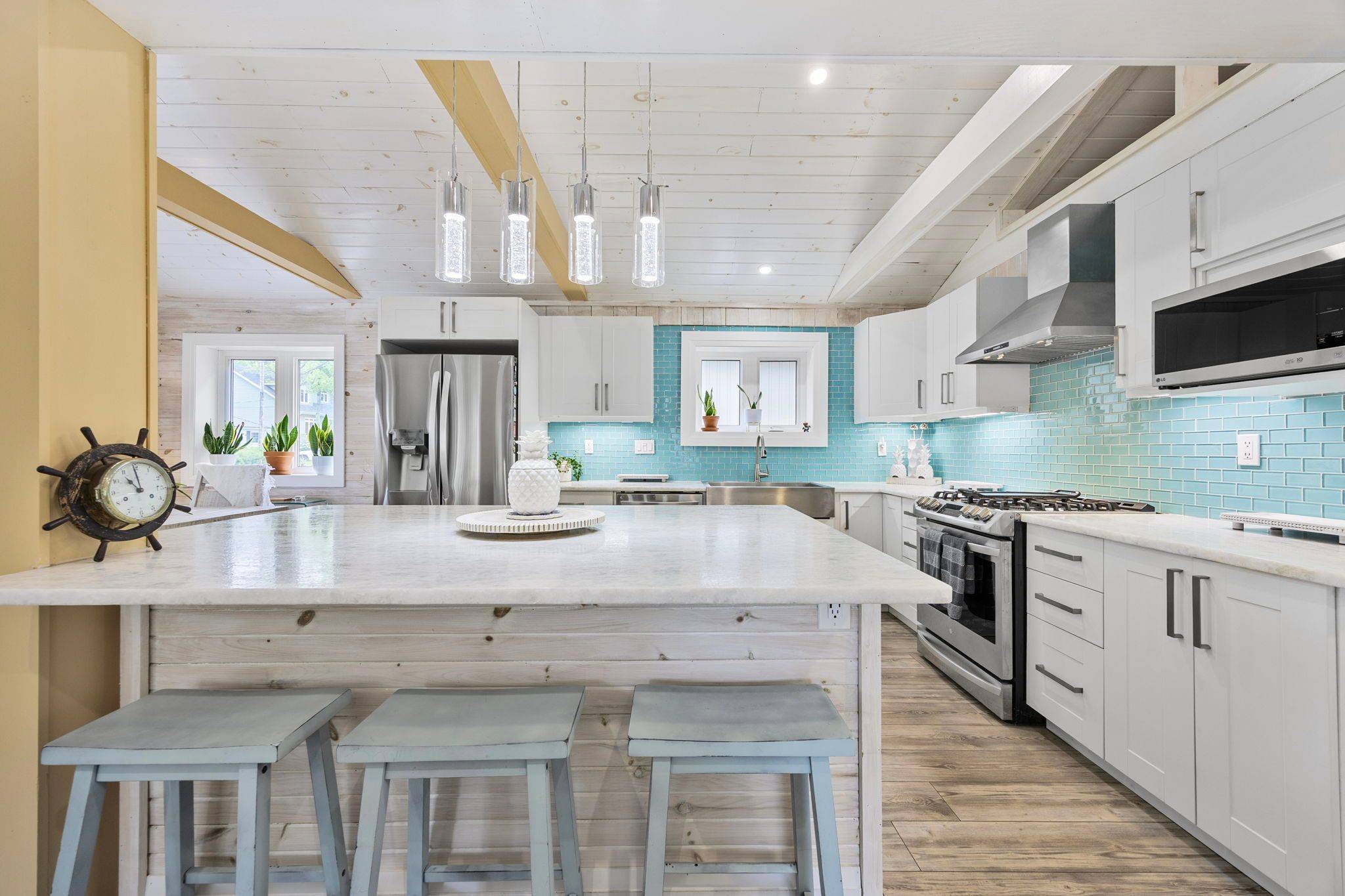 Wasaga Beach, ON L9Z 1V2,1849 Shore LN