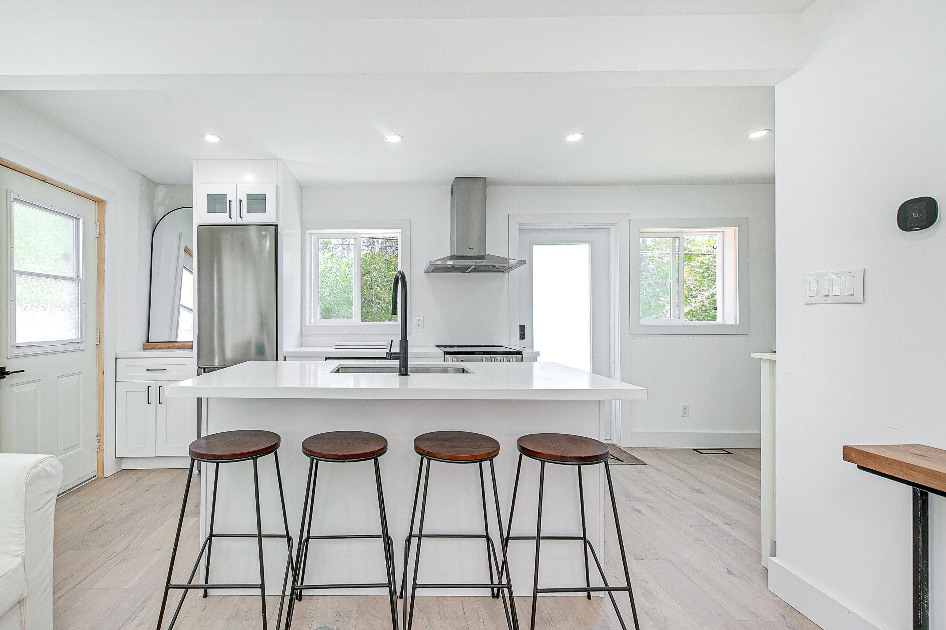Wasaga Beach, ON L9Z 2M2,56 Homewood AVE