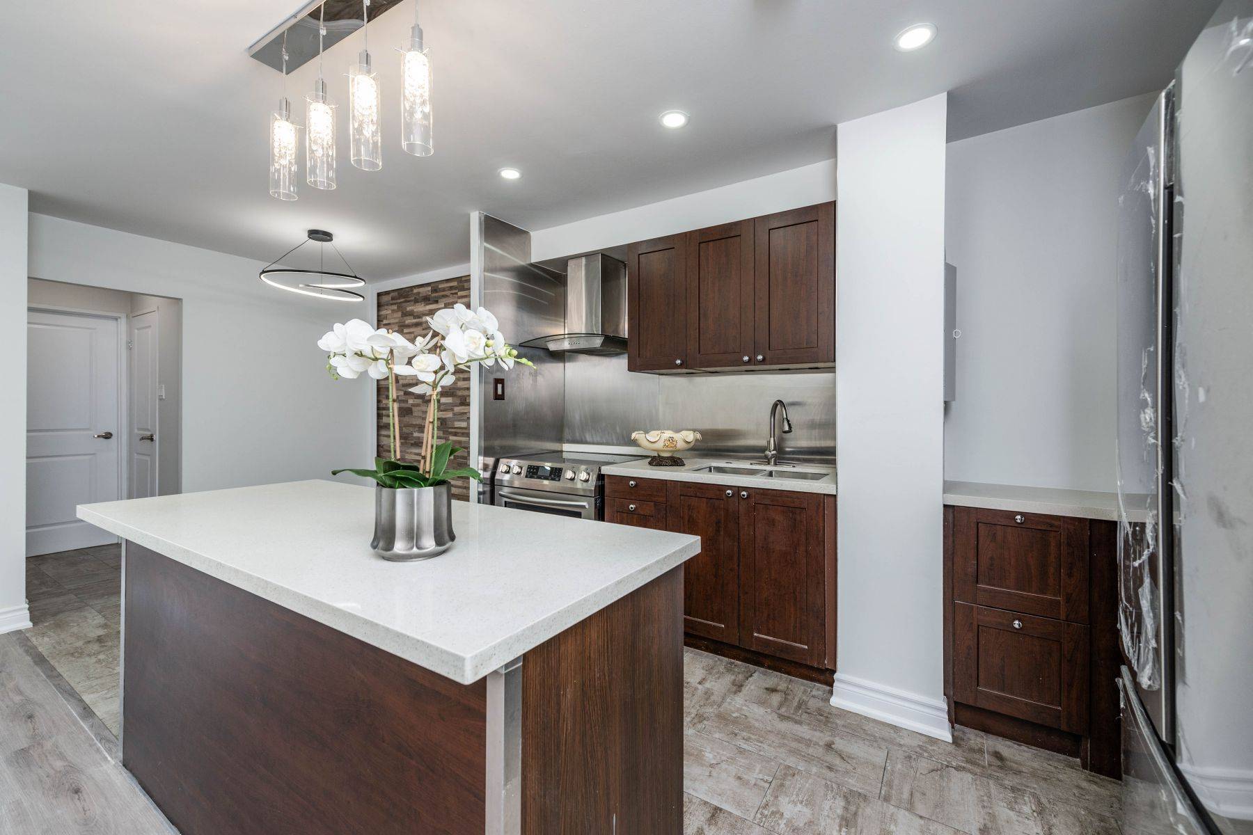 Mississauga, ON L4X 2T4,1395 Williamsport DR #357
