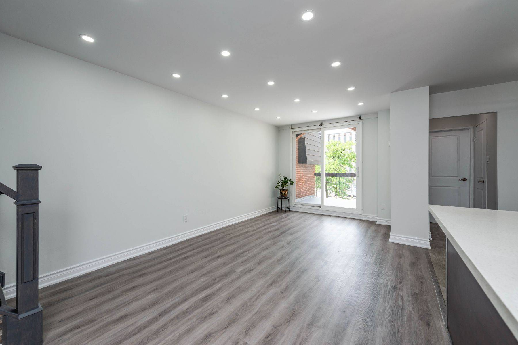 Mississauga, ON L4X 2T4,1395 Williamsport DR #357