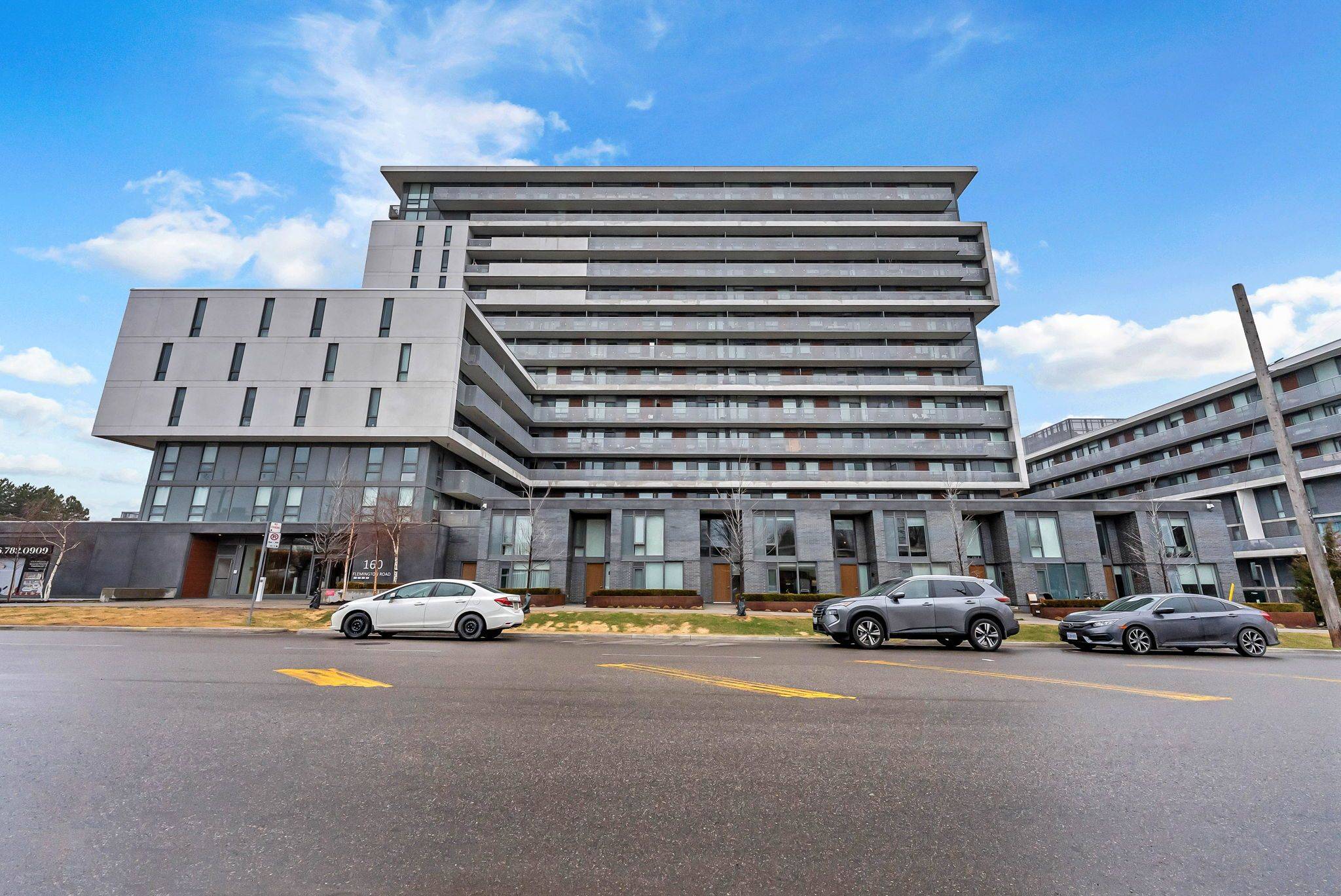 160 Flemington RD #1409, Toronto W04, ON M6A 0A9