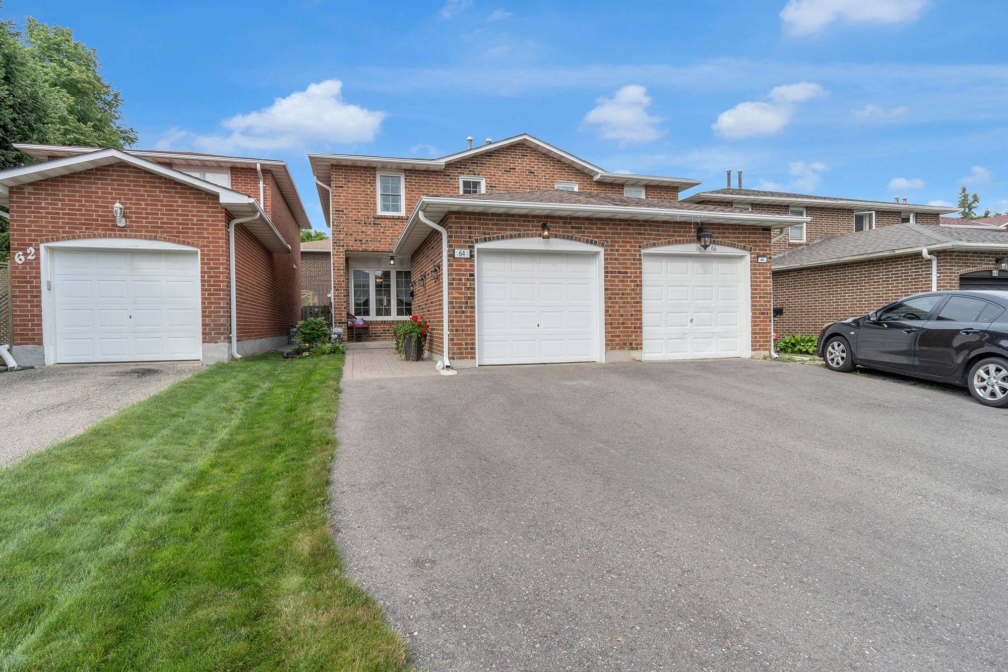 Brampton, ON L6Z 1J6,64 Maplehurst SQ