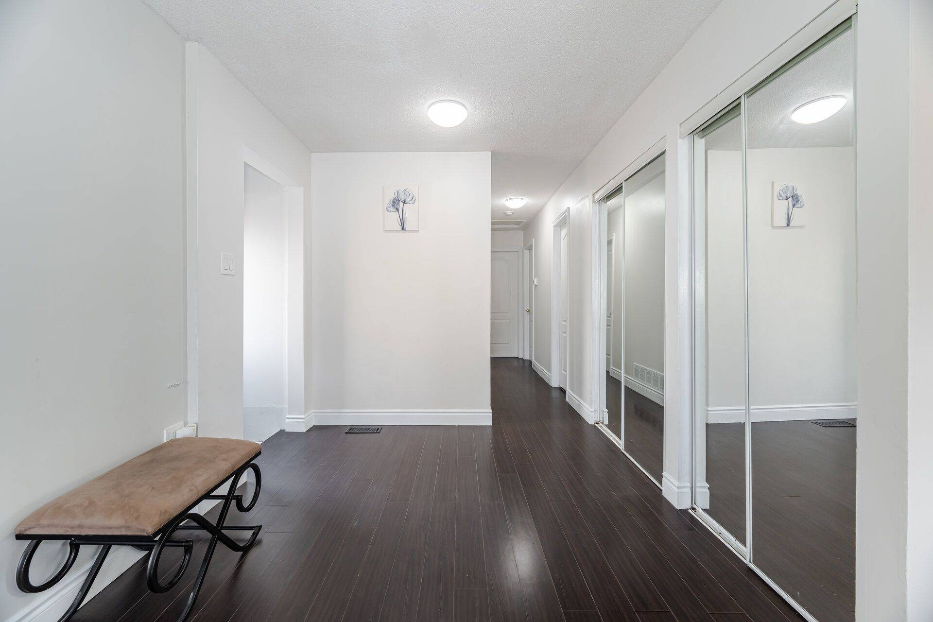 Toronto W10, ON M9V 4H2,6 Sultan Pool DR