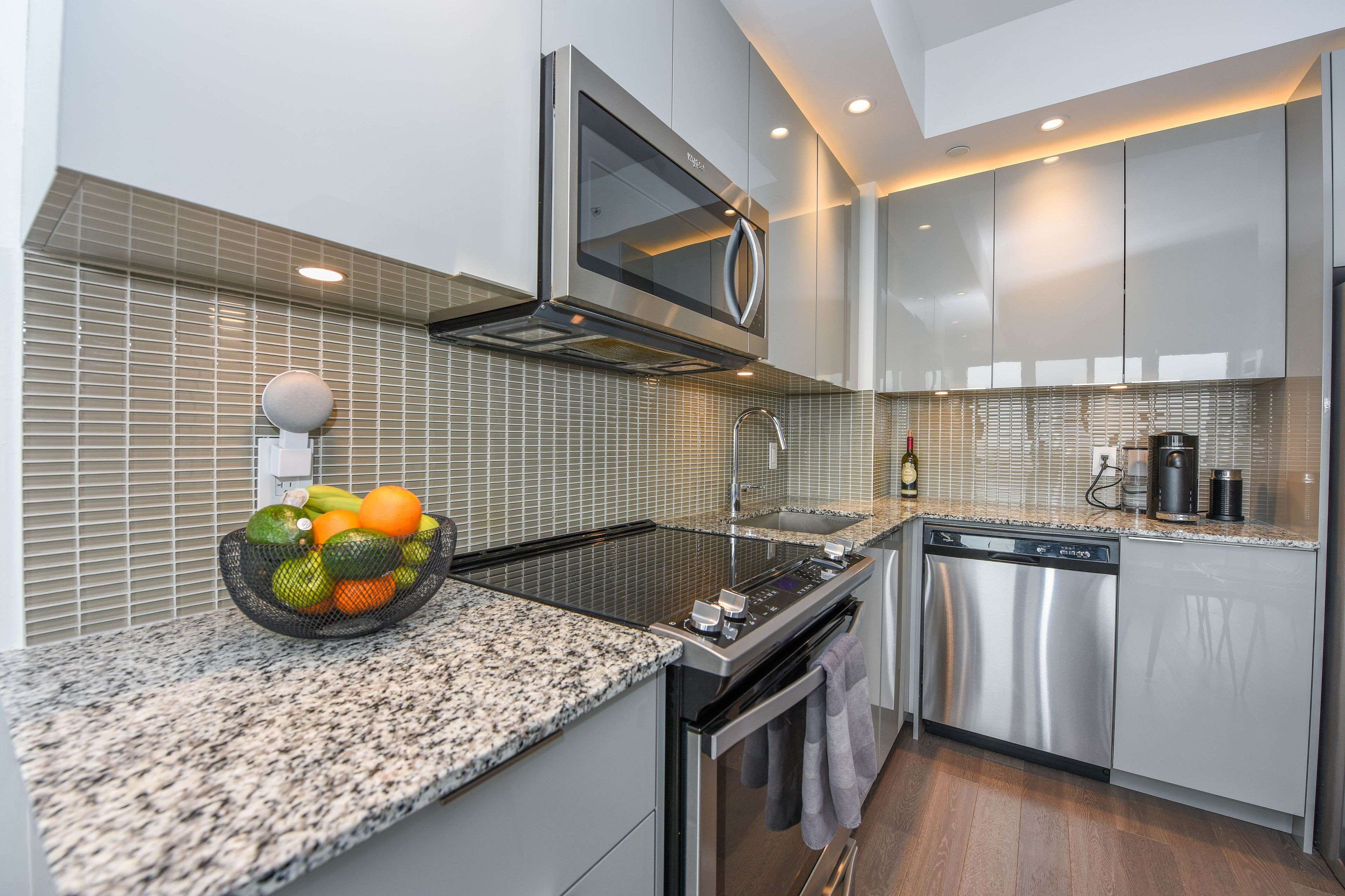 Toronto W06, ON M8V 0J1,30 Shore Breeze DR #3422
