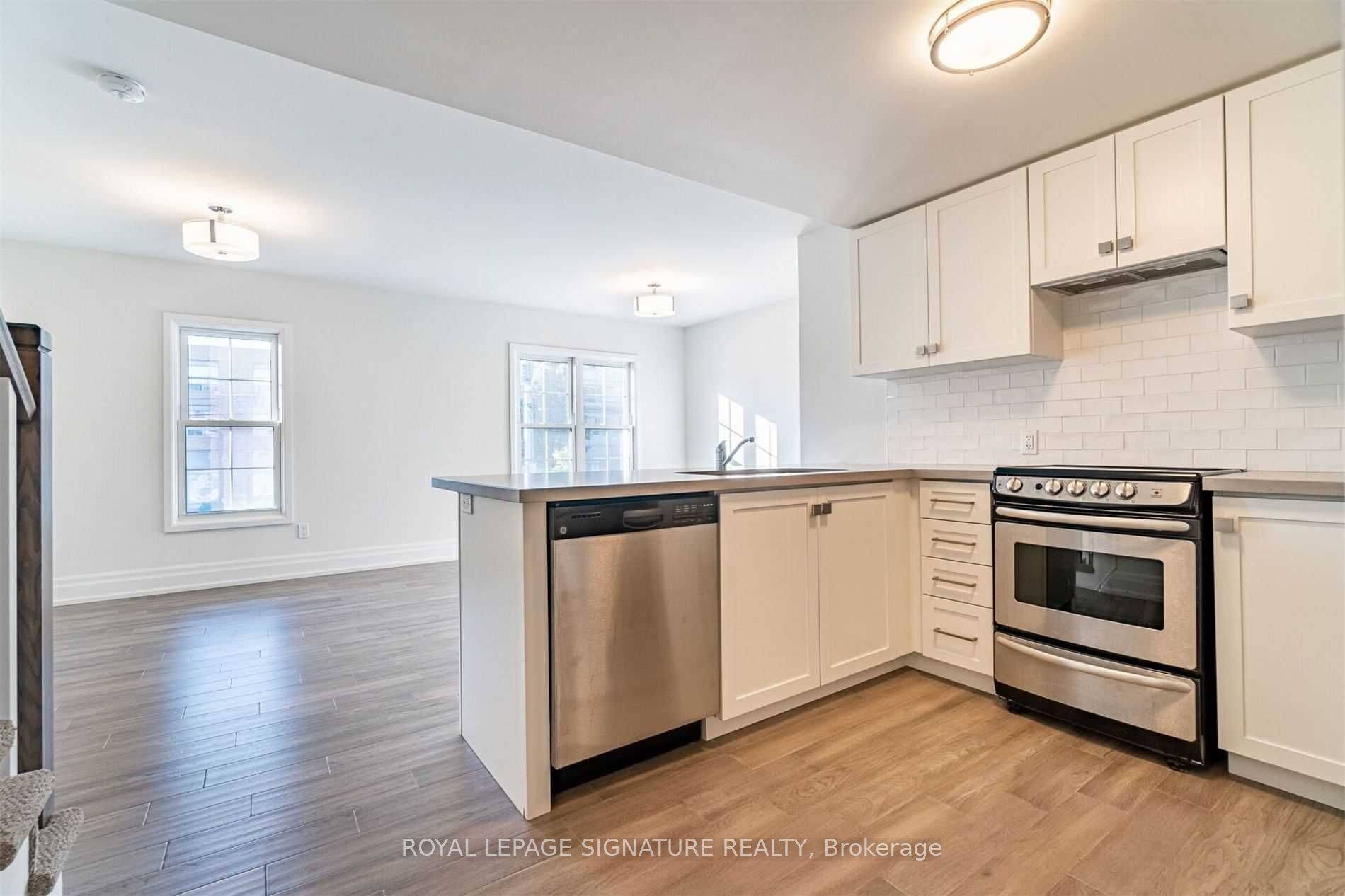 Mississauga, ON L5E 1C7,760 Lakeshore RD E #202