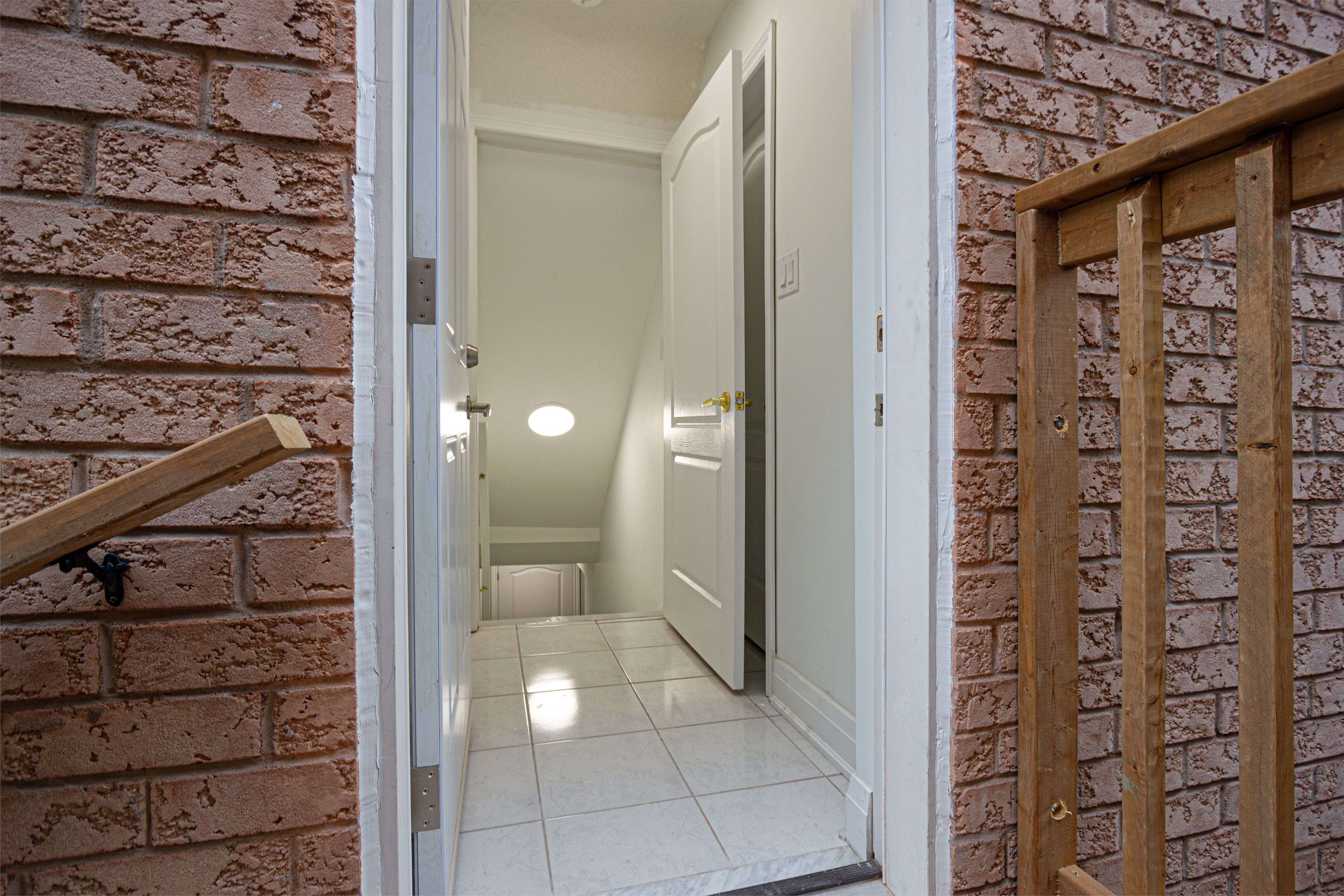 Mississauga, ON L5M 6N5,5446 Tasha DR #Lower