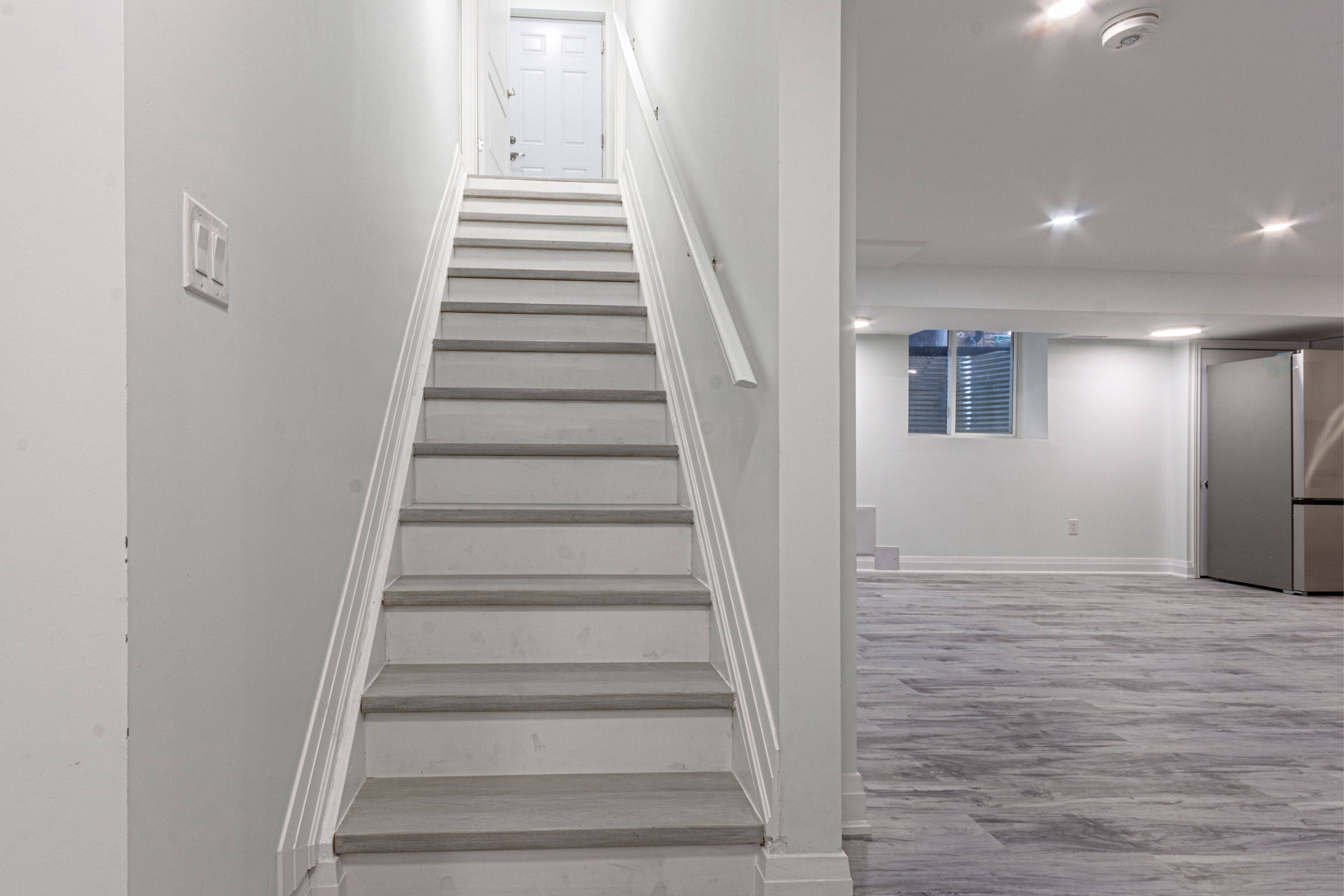 Mississauga, ON L5M 6N5,5446 Tasha DR #Lower