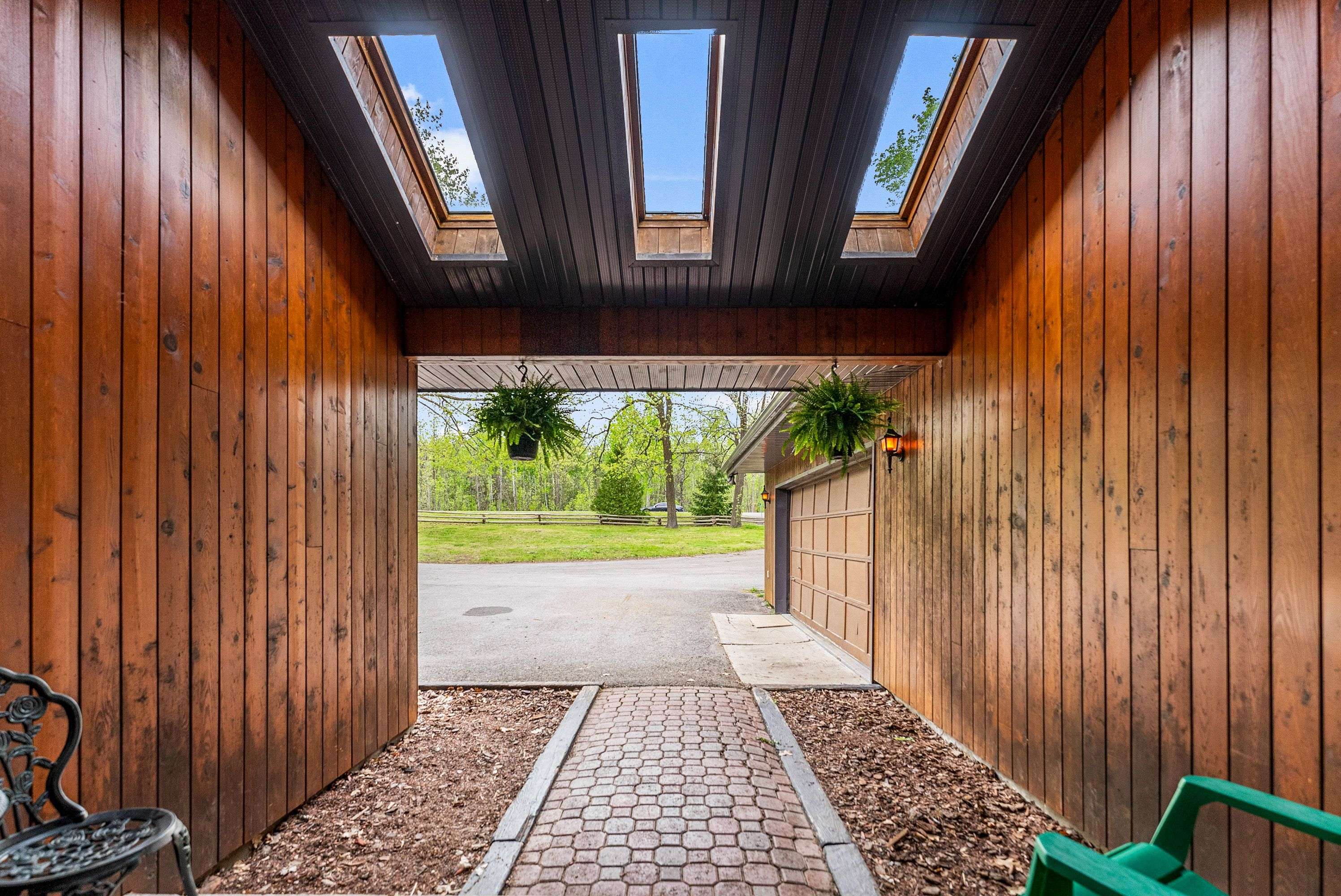 Mcnab/braeside, ON K0A 1G0,1437 Usborne ST