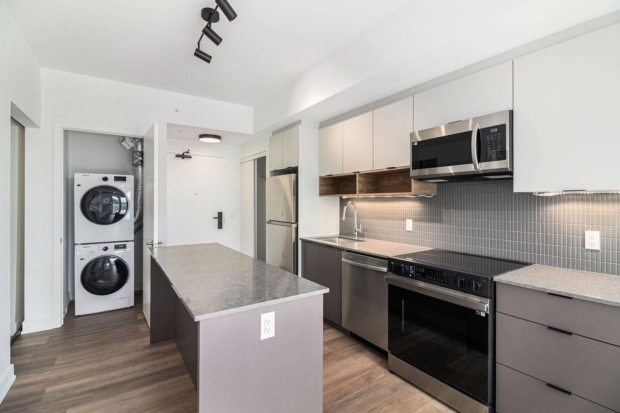 Vanier And Kingsview Park, ON K1L 0B9,280 Montgomery ST #509