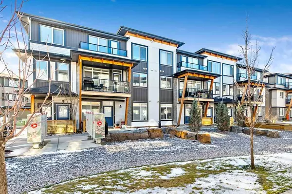 237 Savanna WALK Northeast, Calgary, AB T3J 0Y3