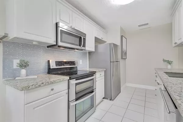Boca Raton, FL 33433,21810 Cypress Cir #26 C