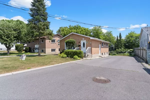 Kingston, ON K7K 4Y5,15 Shaw ST