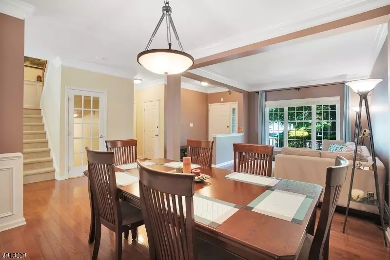 8 Hancock Ct, Bernards Twp., NJ 07920