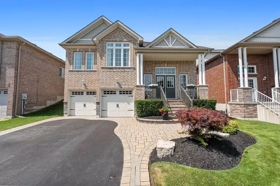 194 Fenning DR, Clarington, ON L1E 3K2