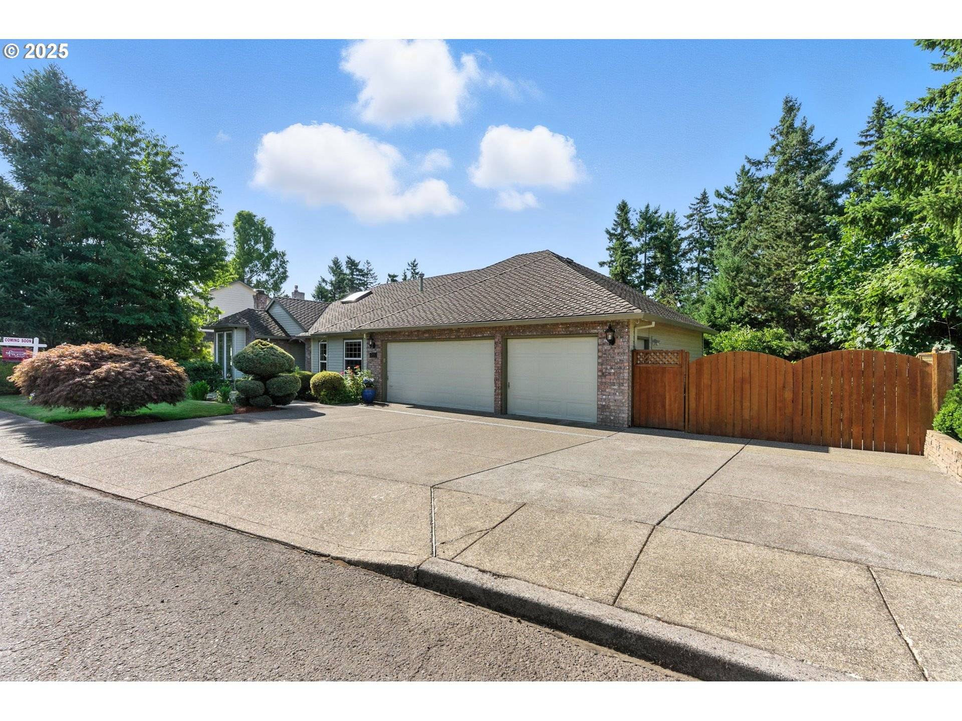 Clackamas, OR 97015,12524 SE BLUFF DR
