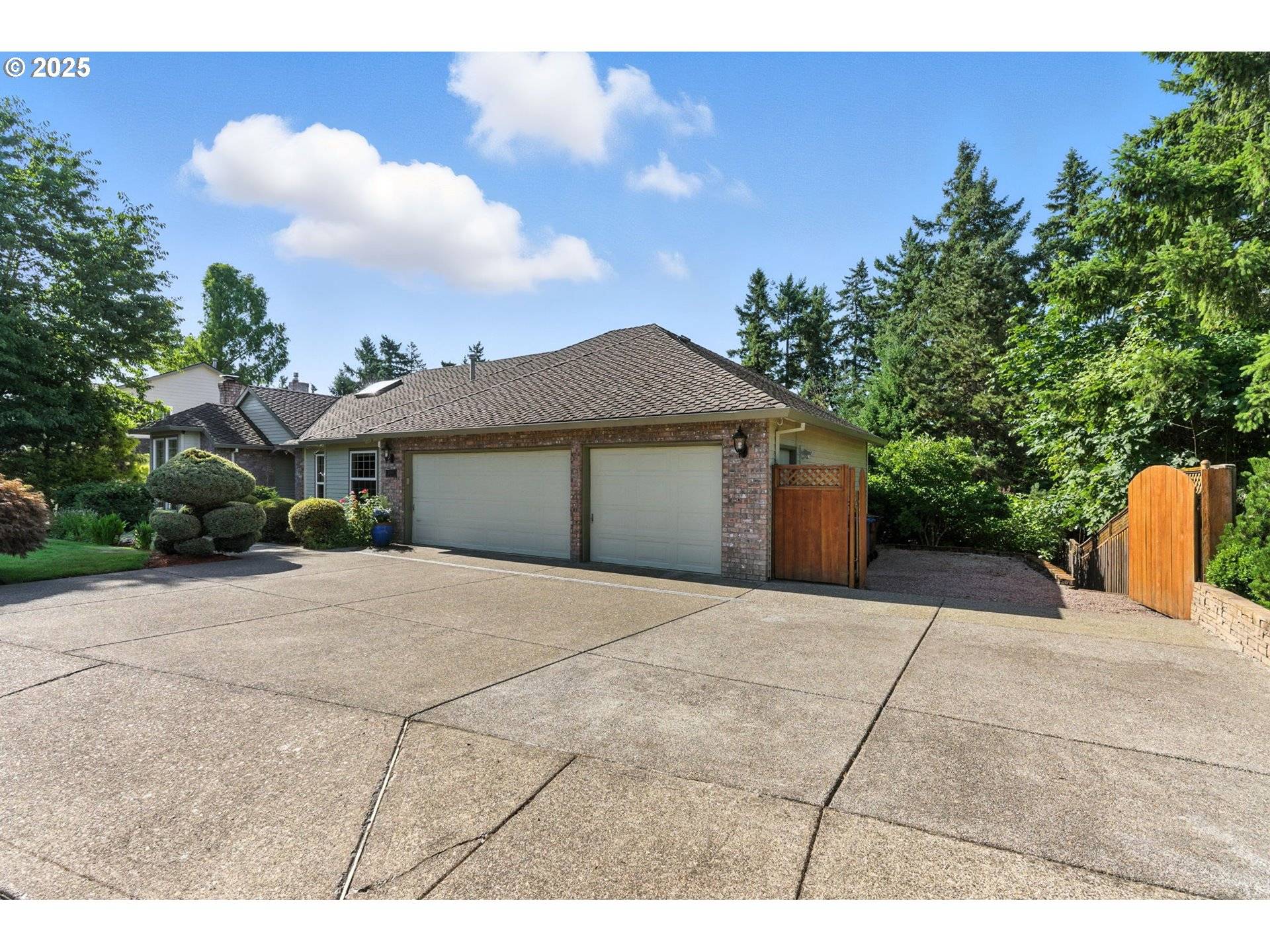 Clackamas, OR 97015,12524 SE BLUFF DR