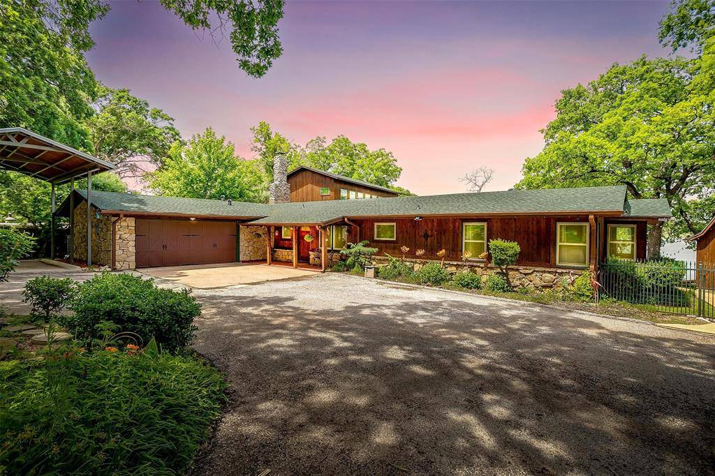 264 Shoreline Drive N, Azle, TX 76020