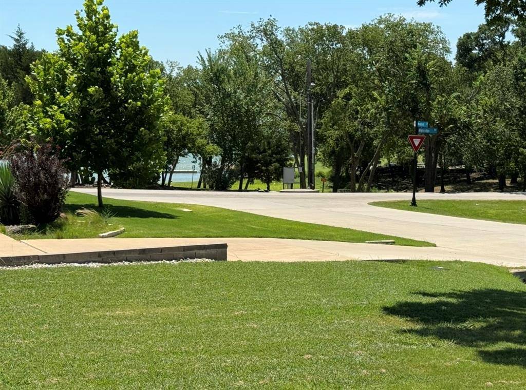 Lakewood Village, TX 75068,645 Woodcrest Drive