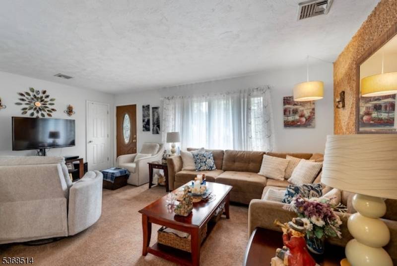 Bloomingdale Boro, NJ 07403,30 Lakeside Ave