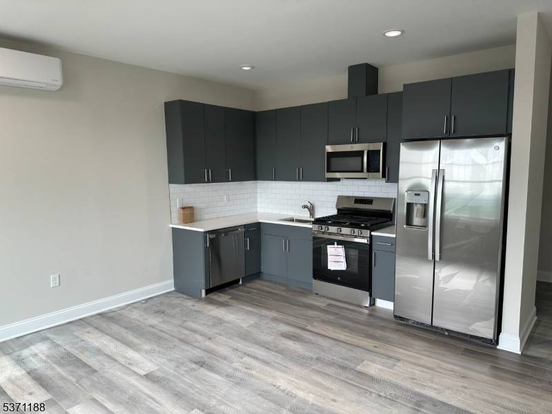 60 Woodside Pl #4C, Newark City, NJ 07104