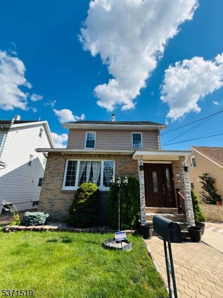 57 E 8Th St, Clifton City, NJ 07011